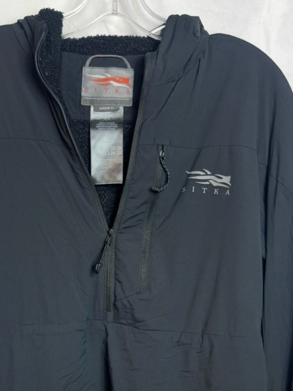 Sitka Men's Black Hooded Windbreaker Pullover